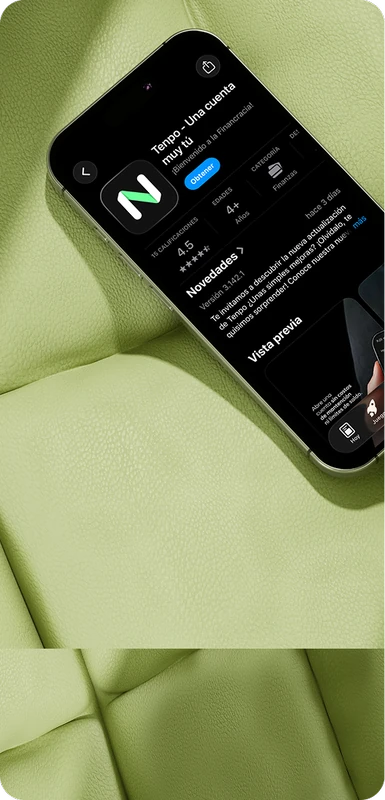 Celular sobre tela verde mostrando la app Tenpo en la App Store